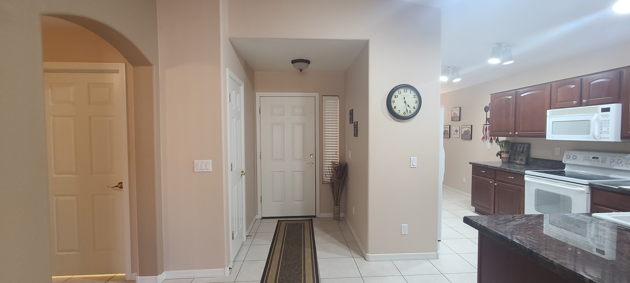 EntryKitchen